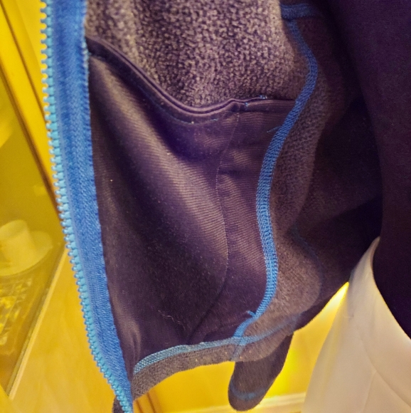 Boys North Face zip up fleece navy blue w/teal trim and logo - Picture 3 of 9